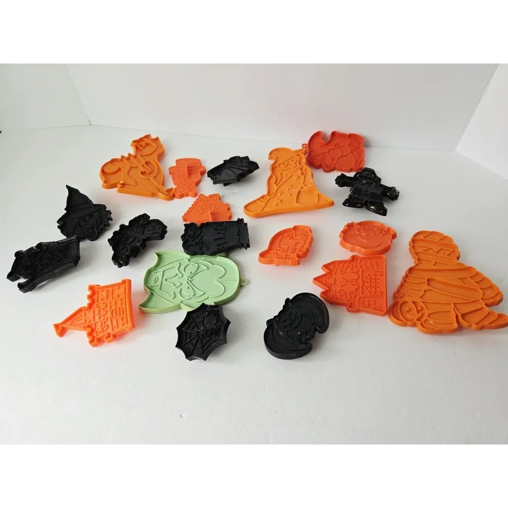 Vintage Halloween cookie cutter‎ lot Kiddy Kreetures haunted house cat witch